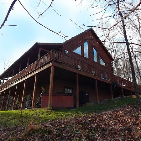 Big Pine Lodge In Hocking Hills Logan Exterior foto