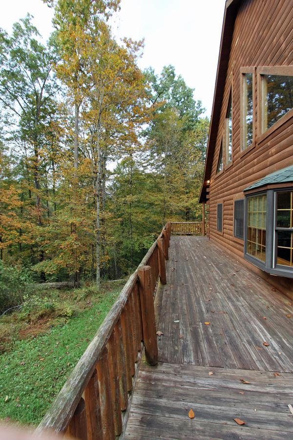 Big Pine Lodge In Hocking Hills Logan Exterior foto