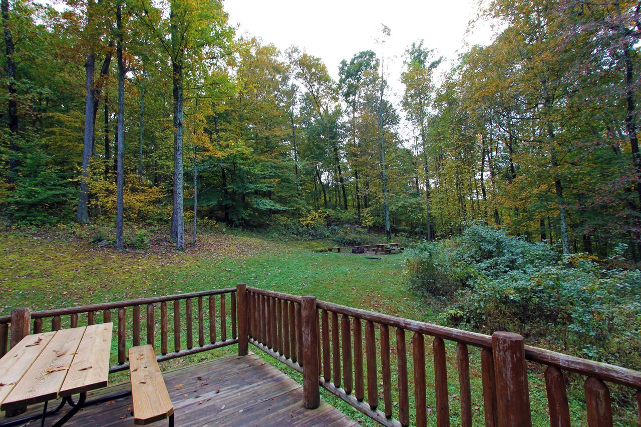 Big Pine Lodge In Hocking Hills Logan Exterior foto